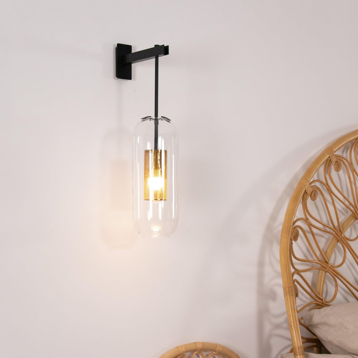 Nareli Globe Wall Light