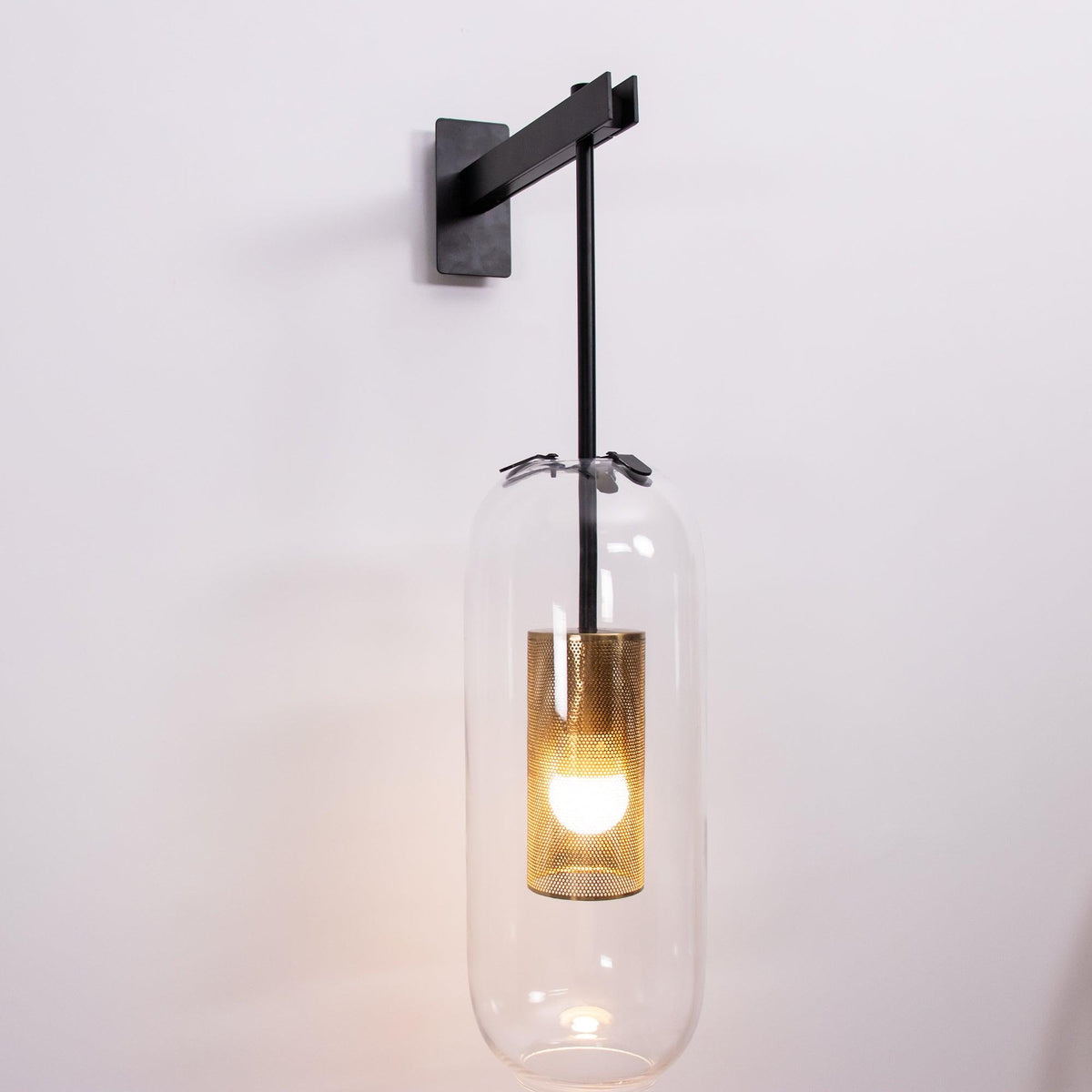 Nareli Globe Wall Light