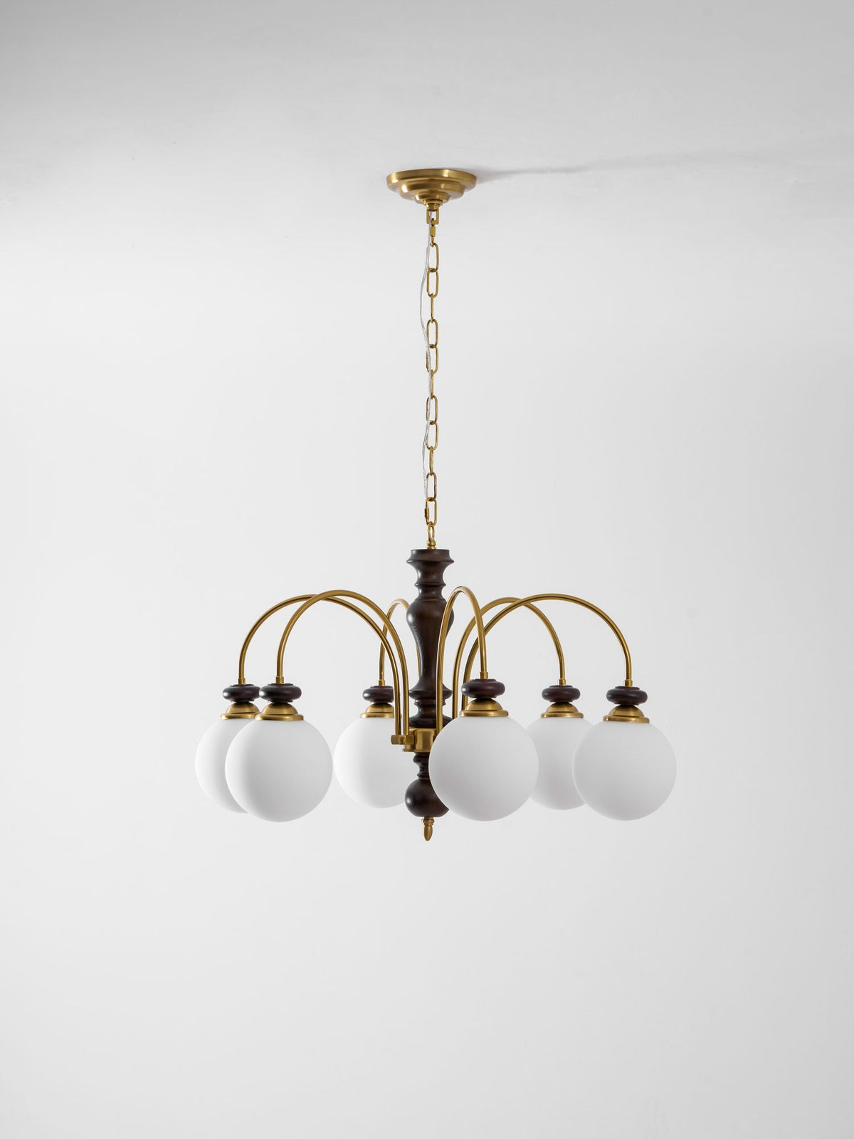 Kuro Classic Chandelier