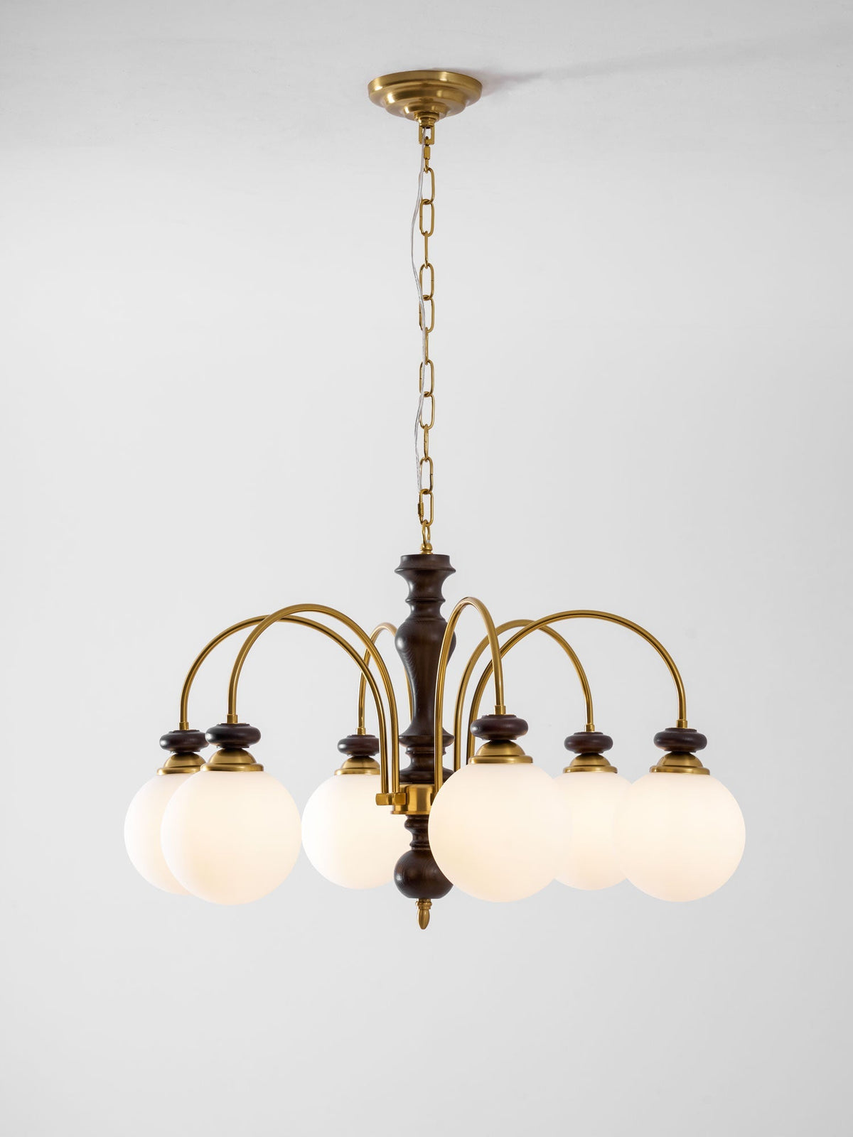 Kuro Classic Chandelier
