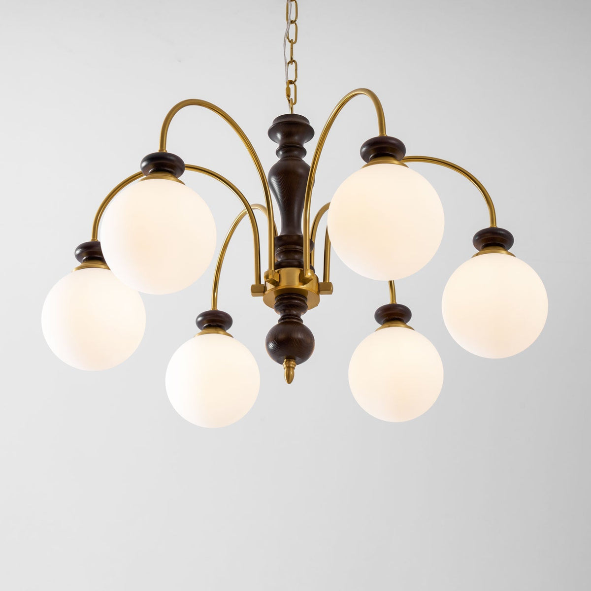 Kuro Classic Chandelier